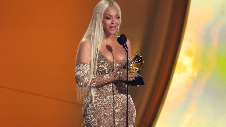 Beyoncé trionfa ai Grammy Awards