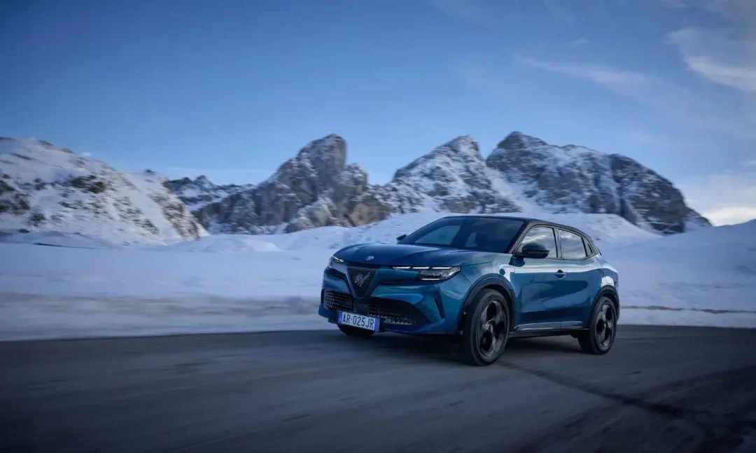 Al via gli ordini della nuova Alfa Romeo Junior Ibrida Q4