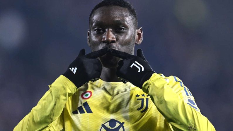 Kolo Muani trascina la Juve, Como battuto 2-1