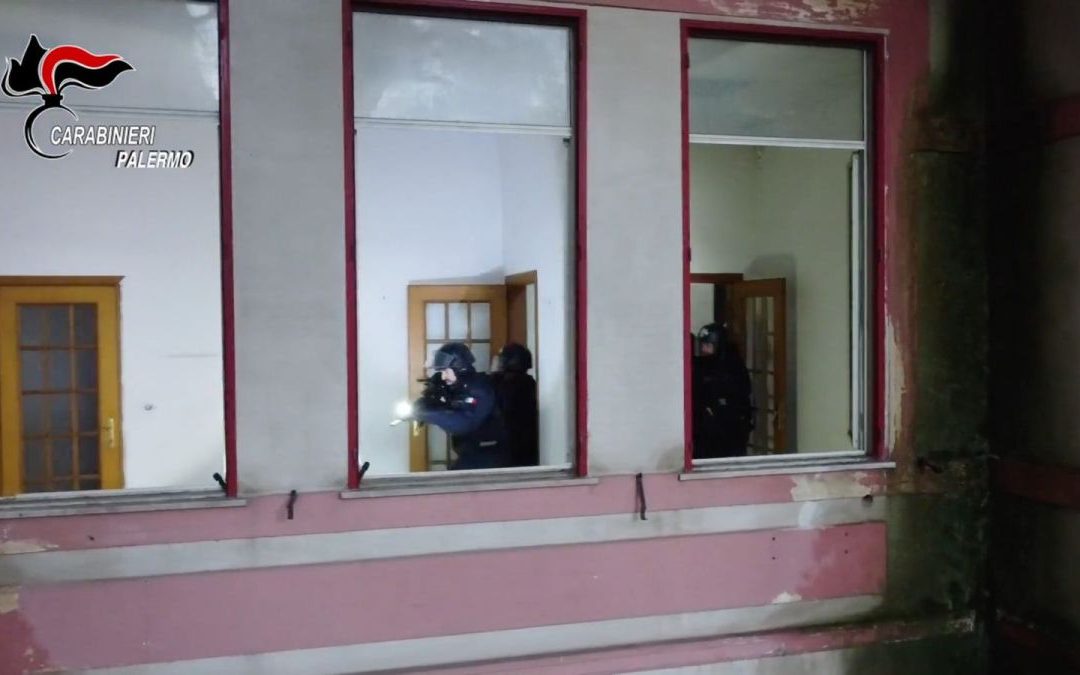 Maxi blitz dei carabinieri contro i mandamenti mafiosi di Palermo