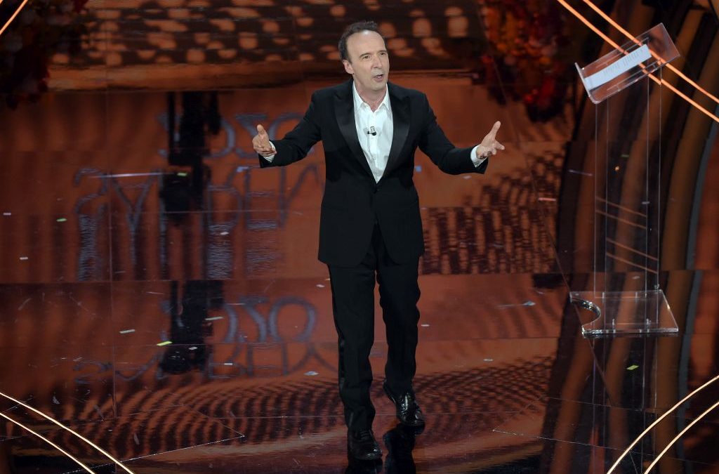 Sanremo, questa sera ad aprire il Festival sarà Roberto Benigni