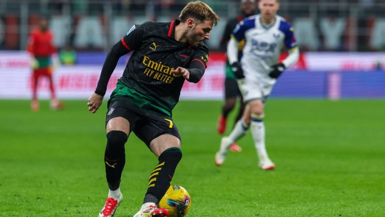 Il Milan batte il Verona 1-0, la decide Gimenez