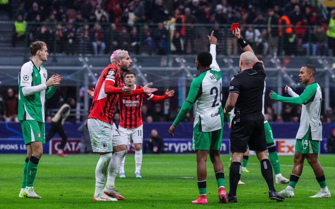 Rosso a Theo Hernandez e Milan eliminato, passa il Feyenoord