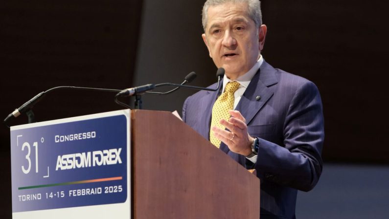 Banche, Panetta “Non inseguire Usa su deregolamentazione”