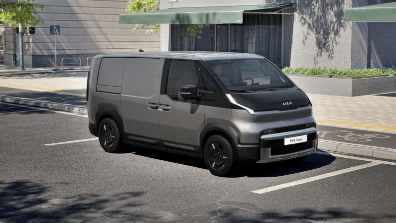 Kia riprogetta lo spazio e la mobilità con PV5 nelle varianti Passenger e Cargo