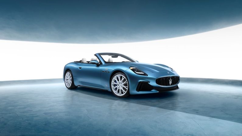 Maserati completa la gamma GranCabrio a The I.C.E. St. Moritz