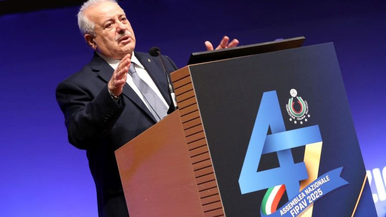 Manfredi rieletto presidente Federvolley per il quadriennio 2025/2028