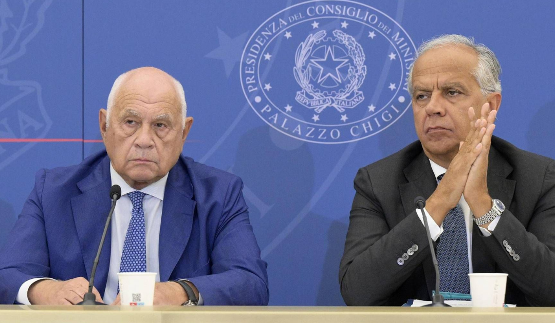 Il ministro della Giustizia, Carlo Nordio (a sinistra) e il ministro dell’Interno, Matteo Piantedosi