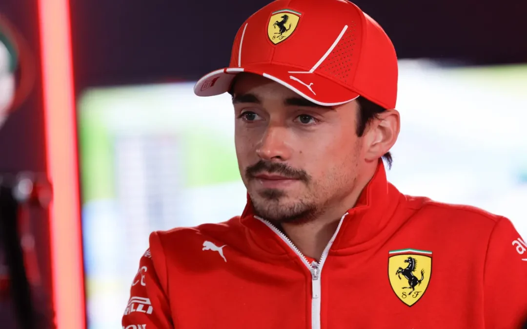 Ferrari, bagno di folla a Milano. Hamilton e Leclerc “Speciale”