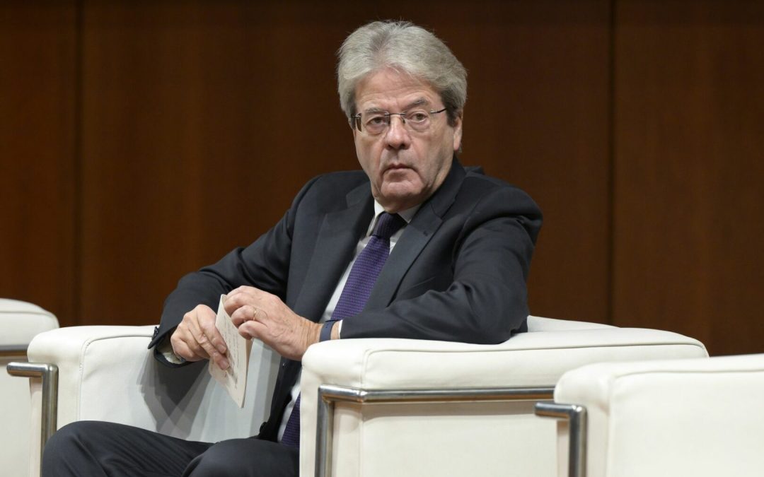 Gentiloni “L’eclissi dell’Occidente in diretta, Meloni scelga”