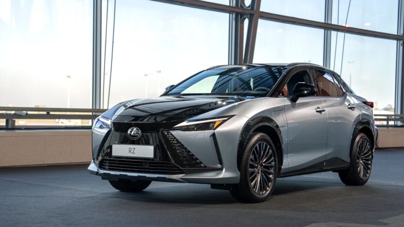 Lexus all’avanguardia nell’innovazione tecnologia dei veicoli elettrici
