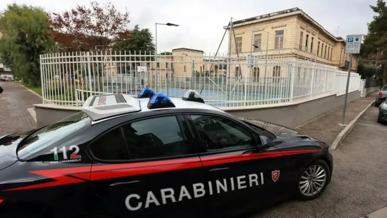 Preparava ordigni e istigava al terrorismo, giovane arrestato a Bolzano