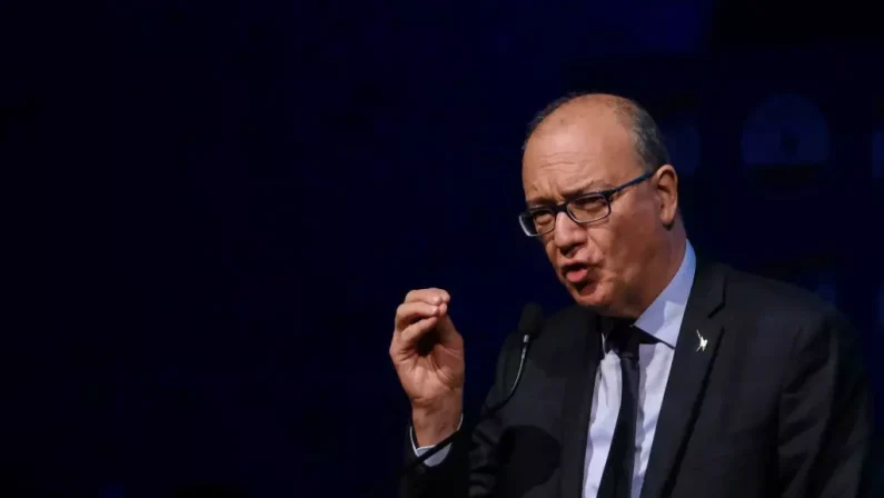 Valditara “Proporrò l’arresto in flagranza per chi aggredisce i prof”
