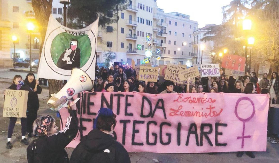 Una immagine dal corteo di Cosenza