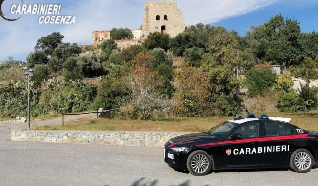 Estorsioni a un imprenditore: cinque arresti sul Tirreno cosentino