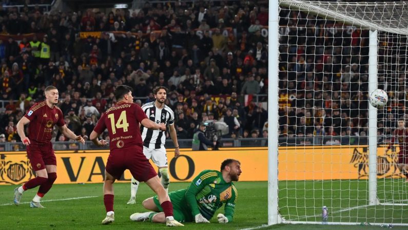Shomurodov risponde a Locatelli, Roma-Juve finisce 1-1