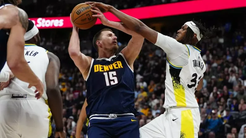 Curry sbatte sul muro di Houston, Jokic fenomeno ma Denver va ko