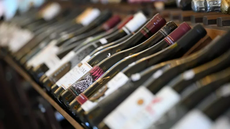 Rapporto Enpaia-Censis, cresce il consumo di vino ma è allarme dazi