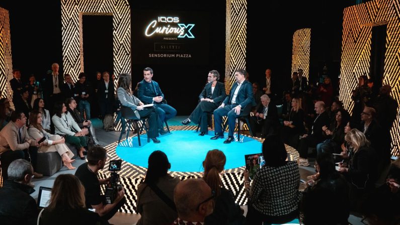 Milano Design Week, IQOS e Seletti reinventano la piazza
