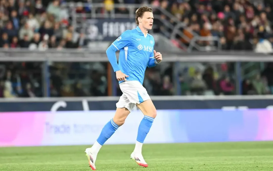 McTominay decisivo a Monza, il Napoli aggancia l’Inter