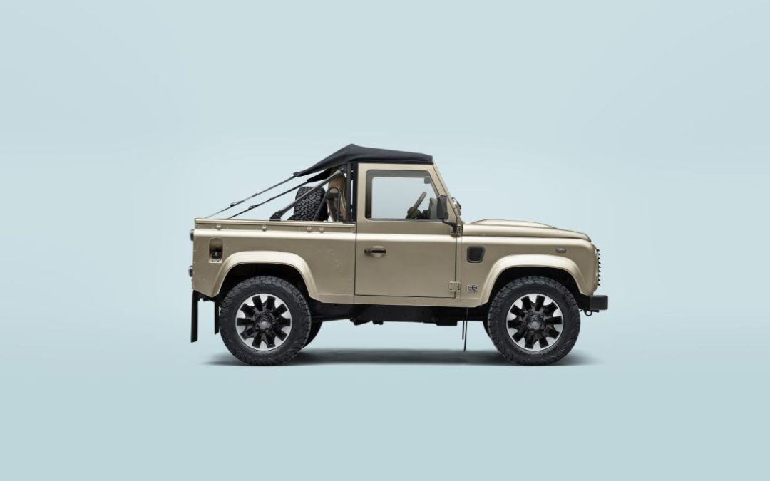 Land Rover presenta la Classic Defender V8 Soft Top