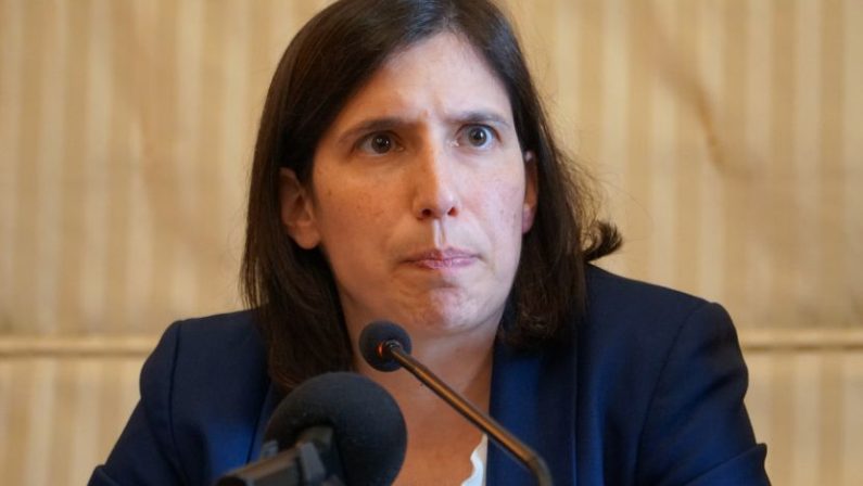 Schlein “Quando saremo al governo salario minimo e sconti in bolletta”
