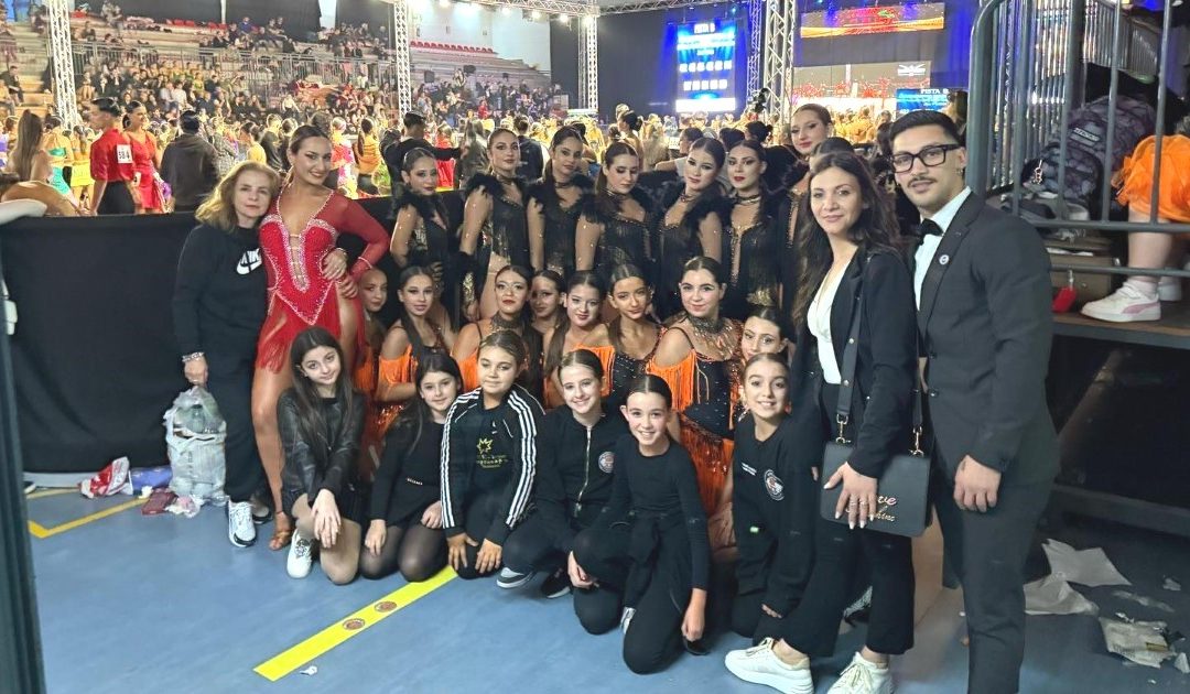 Foto di gruppo per la Dance Academy F&M e l’Asd Mangone training center al Choreographyc Dance Festival che si è svolto a Tivoli