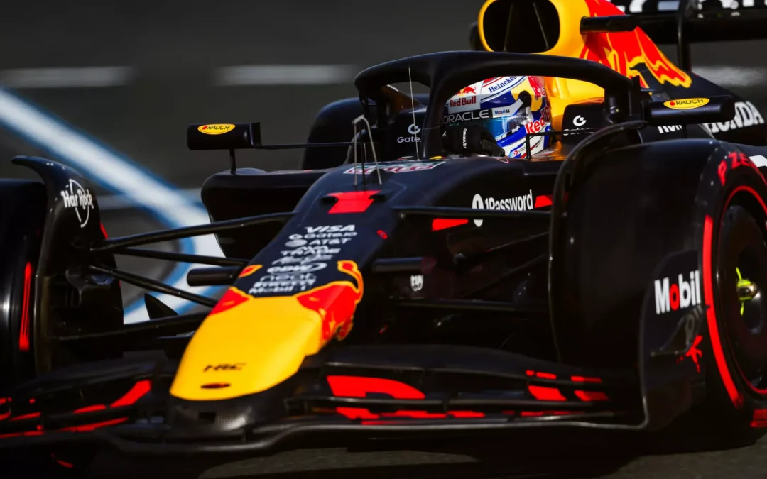 Verstappen in pole a Jeddah, Leclerc quarto e Norris a muro