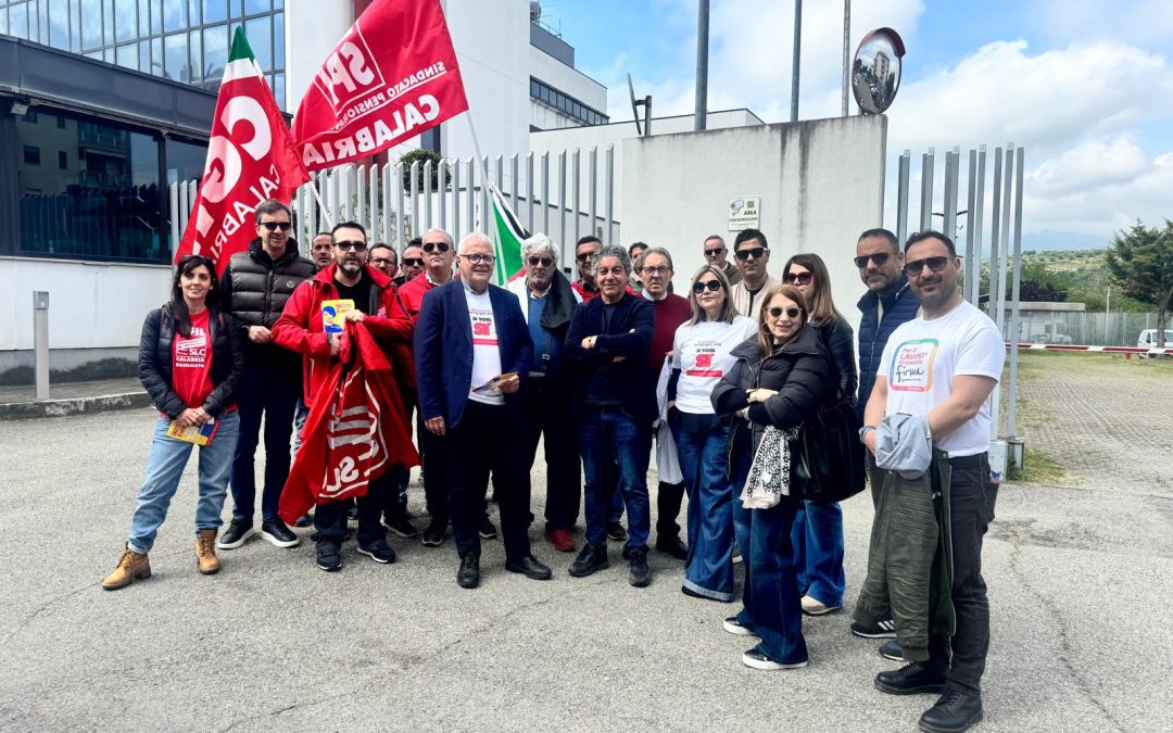 Referendum 8-9 giugno, presidio Cgil davanti alla Rai di Cosenza: «Serve più informazione»