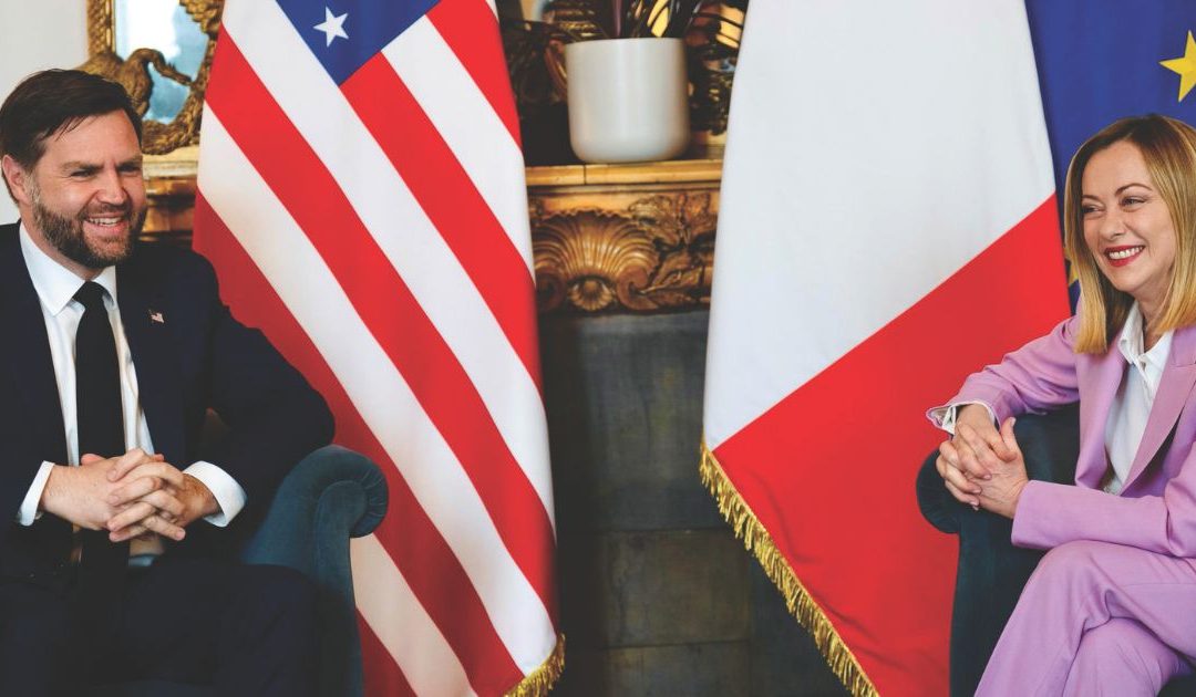 Da sinistra, il vicepresidente americano J.D. Vance e la premier italiana Giorgia Meloni
