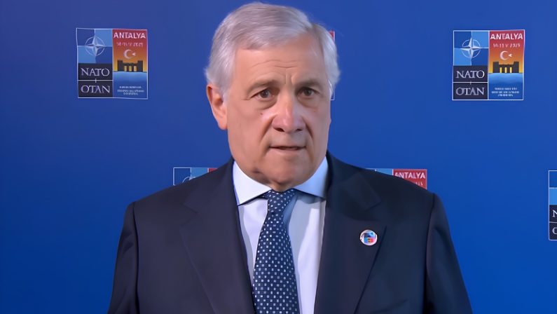 Tajani al vertice Nato “La Russia non vuole accelerare sulla pace”