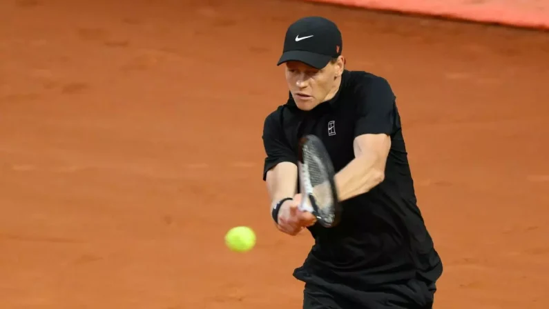 Sorteggiati i tabelloni del Roland Garros, Sinner comincia con Rinderknech