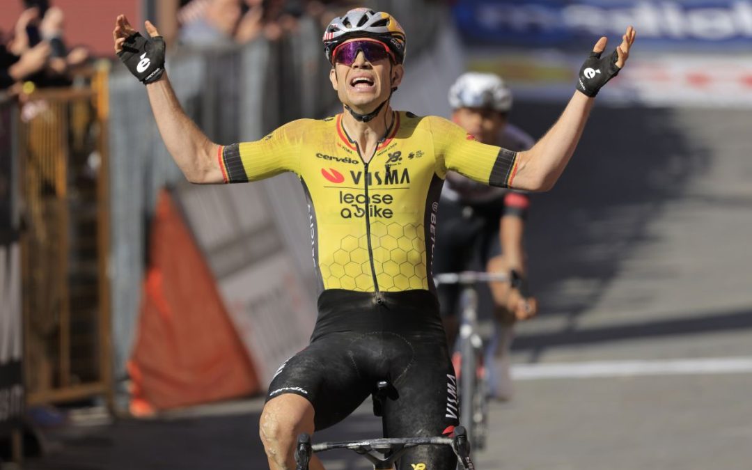 Van Aert vince 9^ tappa a Siena, Del Toro maglia rosa