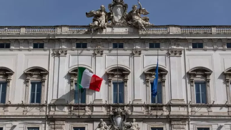 Consulta, madre intenzionale può riconoscere figlio nato con Pma