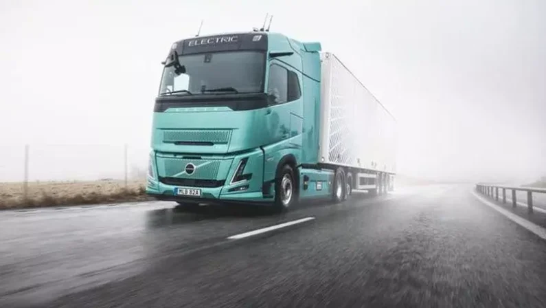 Volvo FH Aero, 600 km di autonomia e ricarica superveloce