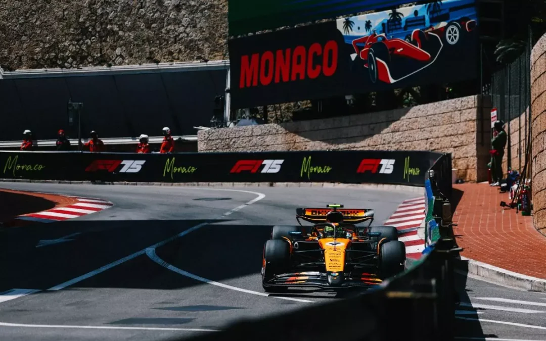 Norris in pole a Monaco su Leclerc e Piastri, Hamilton 4°