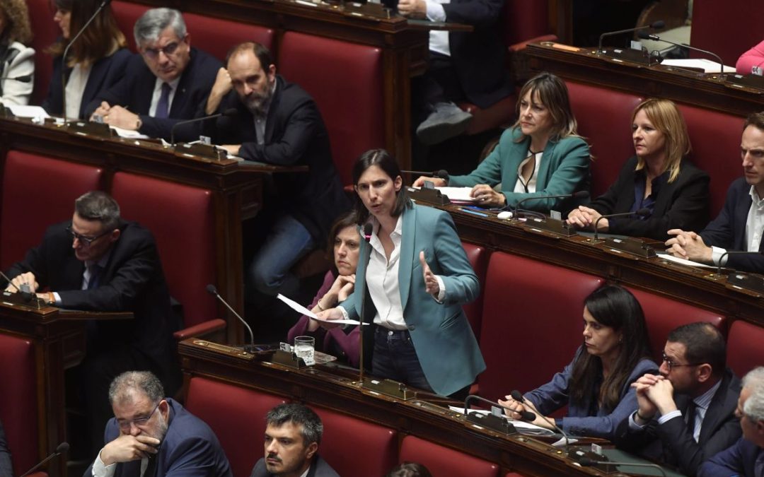 Femminicidi, Schlein a Meloni “Lavoriamo a una legge anti-violenza”
