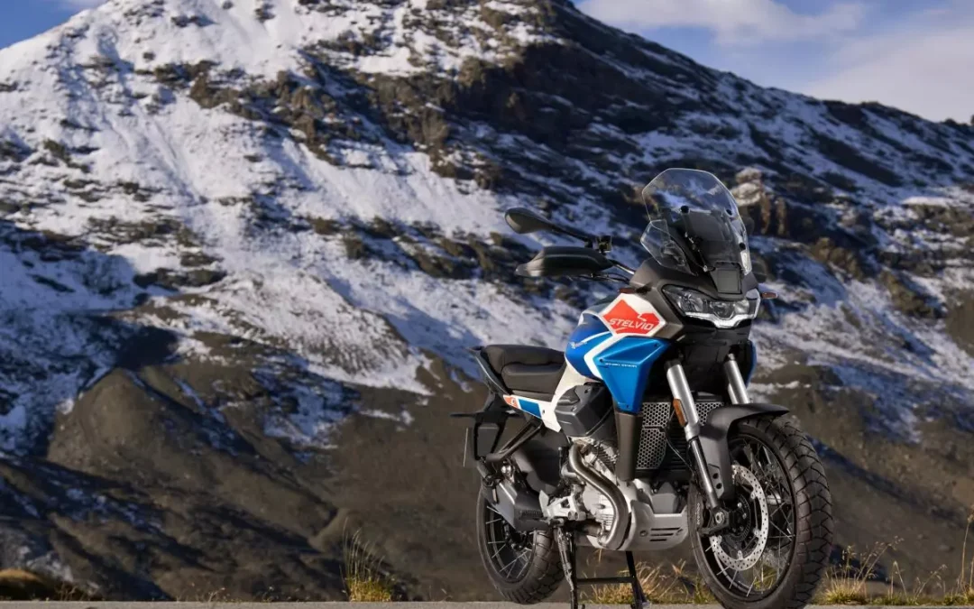 Moto Guzzi Stelvio celebra i 200 anni del Passo dello Stelvio