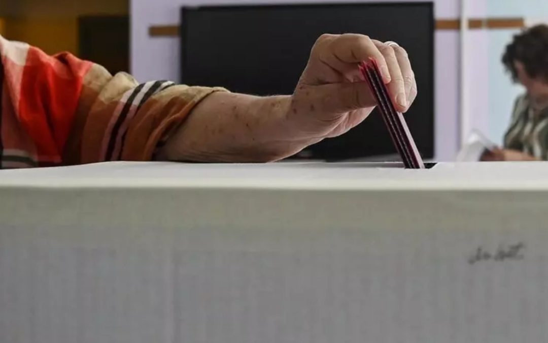Amministrative, candidato sindaco denuncia schede sparite nel Napoletano