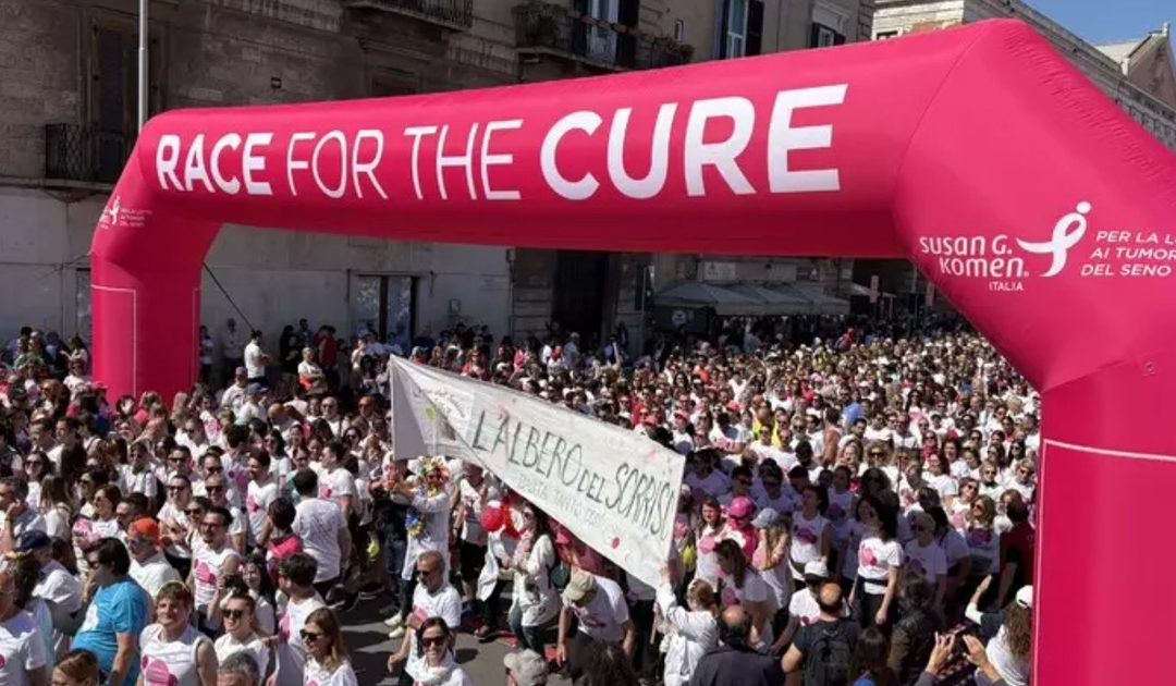 Tumore al seno, Bari si tinge di rosa: in 25mila per Race for the cure