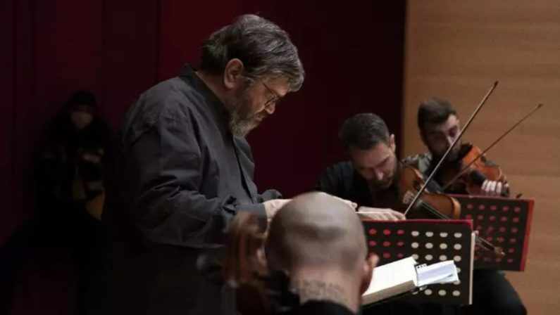 Bari, gran finale “Note di Primavera”: Carlo Boccadoro dirige l’orchestra del Petruzzelli