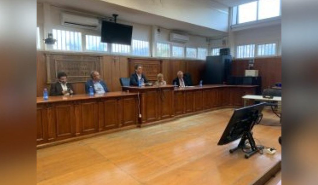 Nel corso di un incontro con magistrati e avvocati l'ex pm De Magistris ripercorre la sua esperienza catanzarese