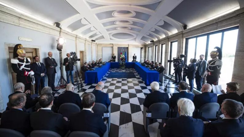 Divieto terzo mandato: la Consulta boccia la legge della Campania