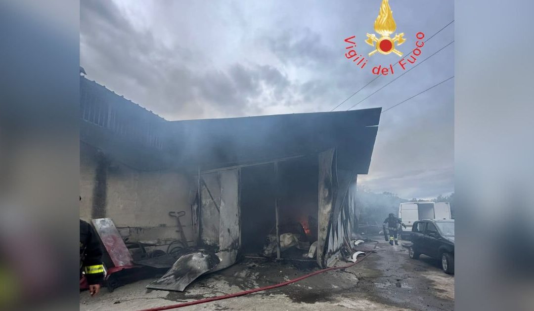 Autofficina incendiata a Joppolo