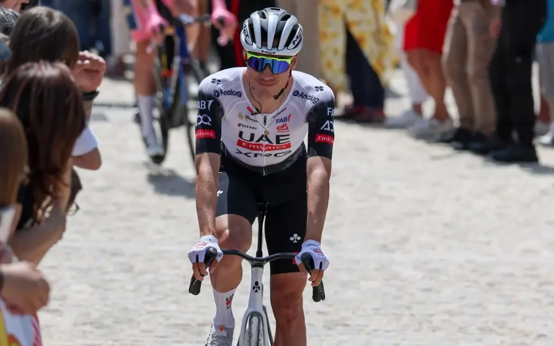 Squillo di Ayuso nella settima tappa del Giro d’Italia 2025, Roglic in maglia rosa