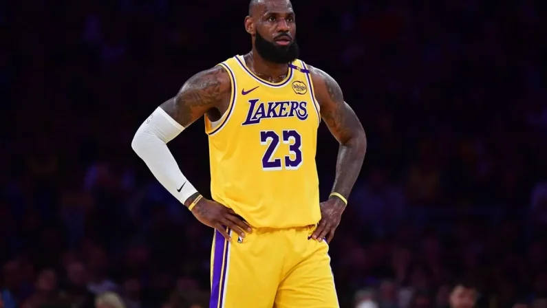 Lakers eliminati da Minnesota nella notte di playoff Nba, Clippers e Nuggets vanno a gara-7