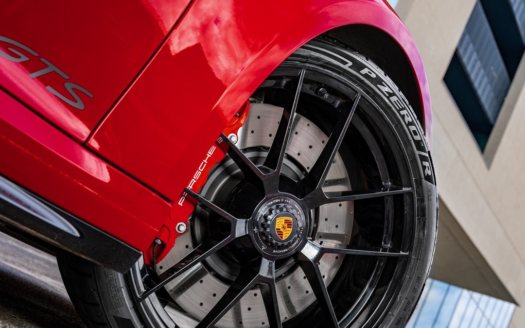 Pirelli equipaggia la Porsche 911 GTS, è la prima con motorizzazione ibrida
