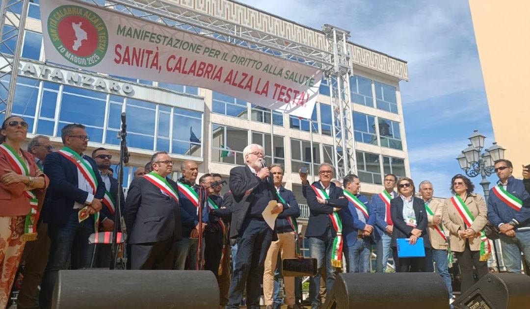 Una immagina dalla manifestazione del 10 maggio a Catanzaro, "Sanità, Calabria rialza la testa"