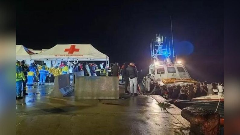 Sbarco a Crotone, fermati due presunti scafisti