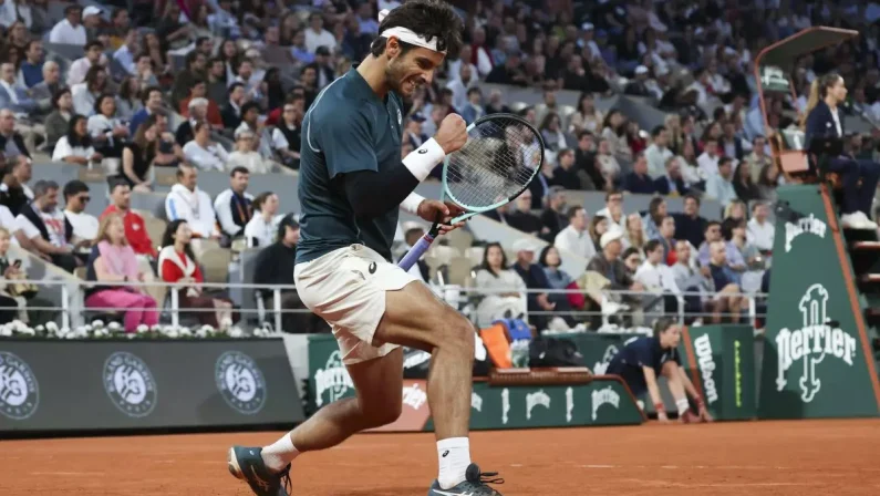 Musetti è uno spettacolo: batte Tiafoe in 4 set e vola in semifinale al Roland Garros